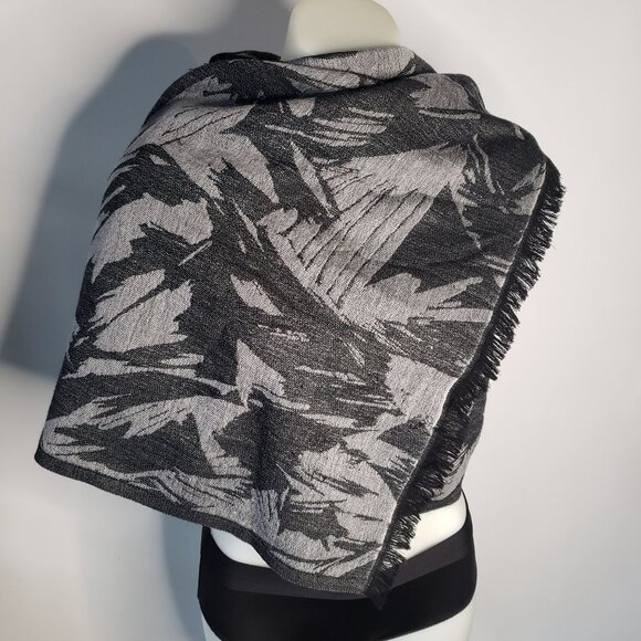 Soft + Cozy Lululemon Black Grey Long Scarf w Fringe - Picture 4 of 9